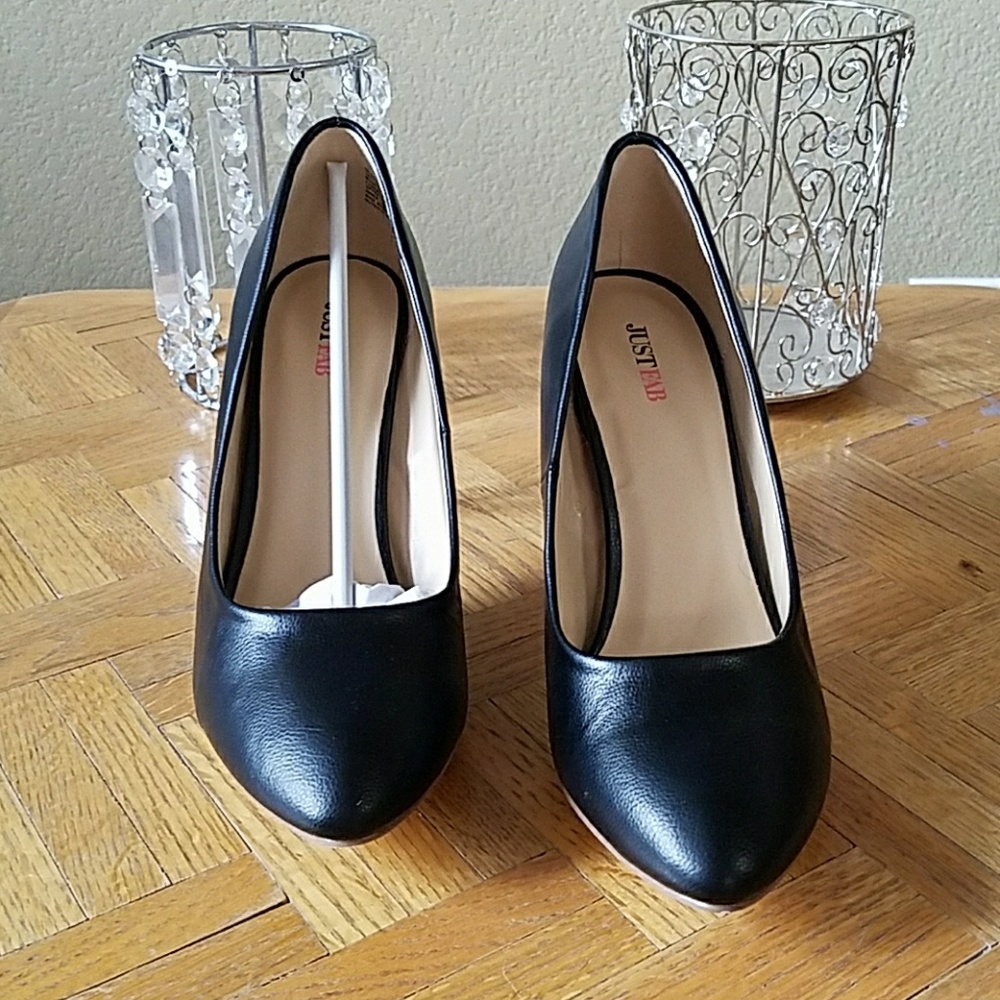 Just Fab Black  Heel Shoe 11 NWT